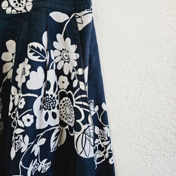 Josephine Chaus Woman Navy Floral Full Pleat Skirt Flowy 8 Knee Pockets Cotton - Picture 3 of 7